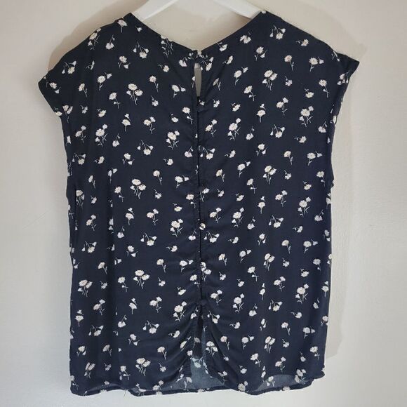 Abercrombie Buttoned-Back Daisies Blouse - Picture 5 of 7